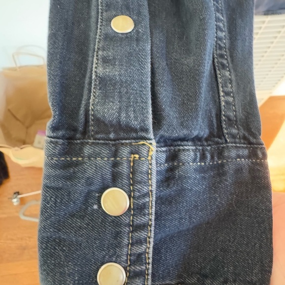 LEVI’S ULTIMATE WESTERN DENIM SHIRT - Picture 5 of 5